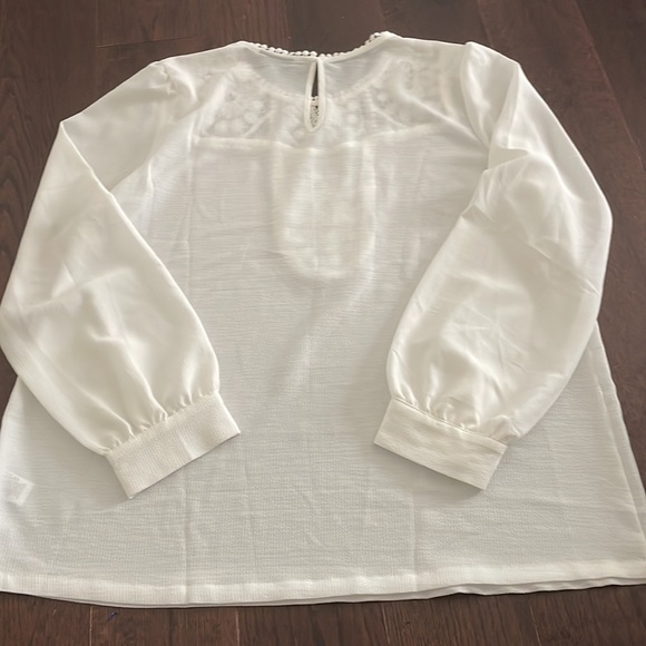 Halogen White Lace and Crepe Top - Picture 5 of 5